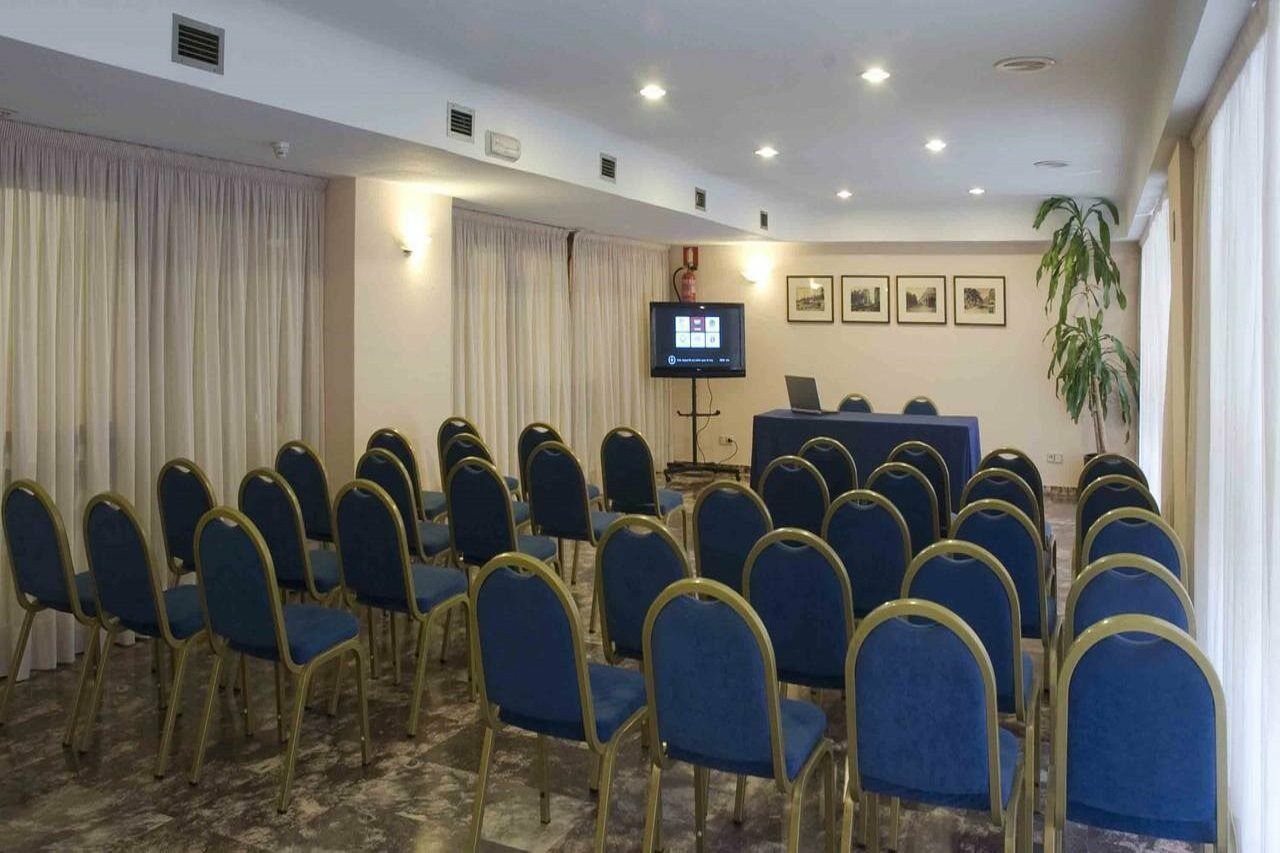 אליקאנטה Hotel Leuka עסק תמונה